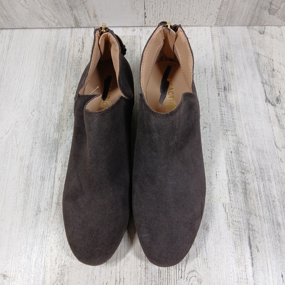Kenneth Cole Reaction‎ Women's Suede Side Skip Gray Brown Suede Ankle Boots #523 - Picture 3 of 12